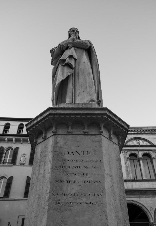 Domus Nova Palace - Italian Homing ヴェローナ エクステリア 写真