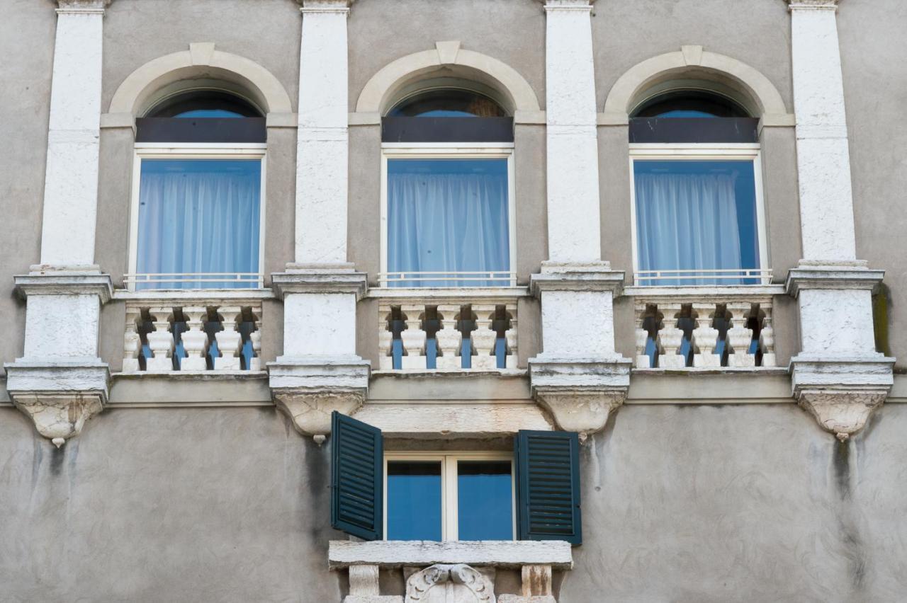 Domus Nova Palace - Italian Homing ヴェローナ エクステリア 写真