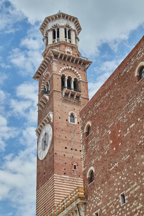 Domus Nova Palace - Italian Homing ヴェローナ エクステリア 写真