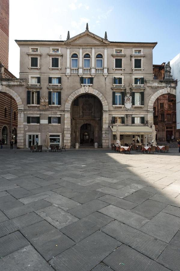 Domus Nova Palace - Italian Homing ヴェローナ エクステリア 写真